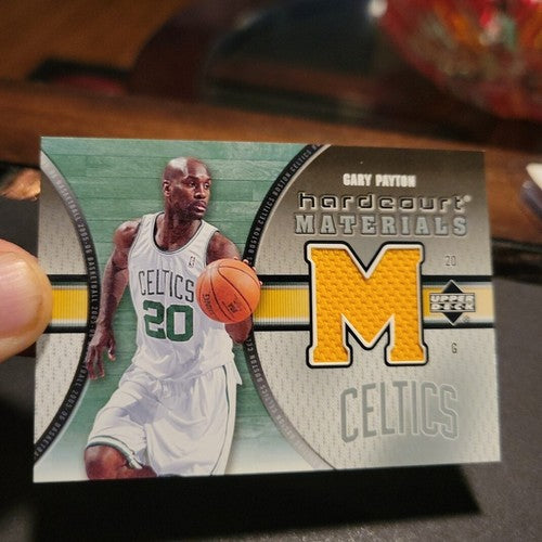 2005-06 UD HARDCOURT GARY 'THE GLOVE' PAYTON MATERIALS WOOD VAR /20-G - CELTICS