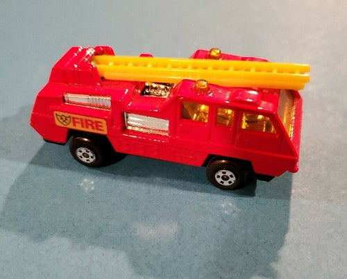MATCHBOX SUPERFAST NO.22 BLAZE BUSTER FIRE ENGINE RED TRUCK YELLOW LADDER
