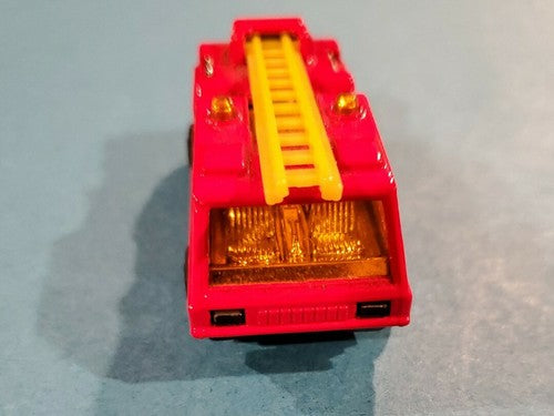 MATCHBOX SUPERFAST NO.22 BLAZE BUSTER FIRE ENGINE RED TRUCK YELLOW LADDER