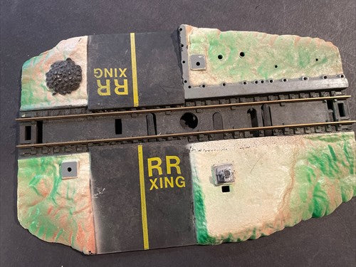 HO Scale Railroad Crossing Damaged Missing Parts Track Stop R/R Platform #C