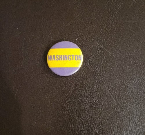 ￼ University Of Washington  ￼ Vintage 1940s 1950s Pin 1 1/4” inches