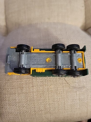 Original 1960's Matchbox Lesney #4 Stake Truck NM-in Box