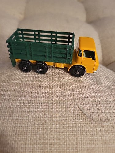 Original 1960's Matchbox Lesney #4 Stake Truck NM-in Box