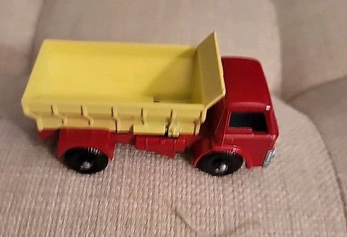 GRIT-SPREADING TRUCK No. 70 Lesney Matchbox Series Dump Truck w/ Box