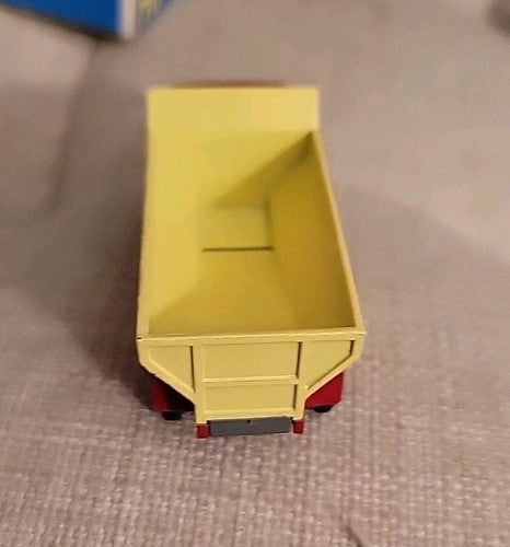 GRIT-SPREADING TRUCK No. 70 Lesney Matchbox Series Dump Truck w/ Box
