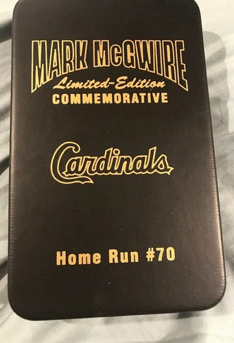 23k Gold Mark McGwire Official 70th Home Run Commemorative Card 2003  #823/7000