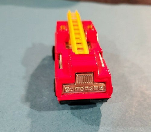 MATCHBOX SUPERFAST NO.22 BLAZE BUSTER FIRE ENGINE RED TRUCK YELLOW LADDER
