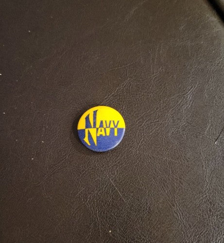 ￼Navy Midshipmen Vintage 1940s 1950s Pin 1 1/4” inches