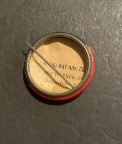 1950's UNIVERSITY OF PENNSYLVANIA PENNA VINTAGE TEAM SPIRIT BUTTON! VERY RARE!