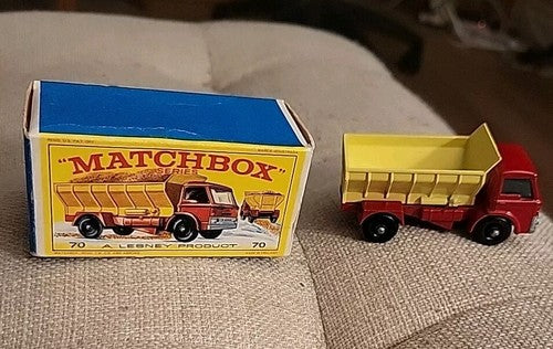 GRIT-SPREADING TRUCK No. 70 Lesney Matchbox Series Dump Truck w/ Box
