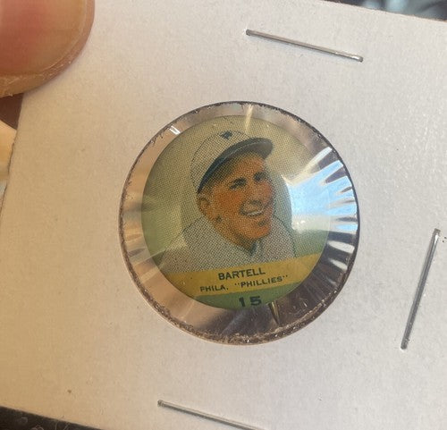 1932 Orbit Gum Baseball PR2 Button Pin Dick Bartell #15 Philadelphia NR/Mint