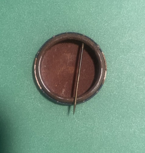 ￼  University of Kentucky ￼ Vintage 1940s 1950s Pin 1 1/4” inches
