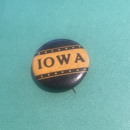 ￼  University of Iowa Vintage 1940s 1950s Pin 1 1/4” inches