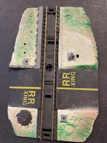 HO Scale Railroad Crossing Damaged Missing Parts Track Stop R/R Platform #C
