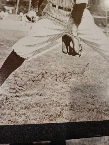 Phil Rizzuto Signed Photo 16x20 Baseball NY Yankees Shortstop Autograph HOF JSA
