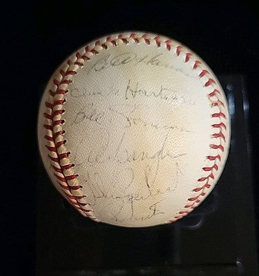 1967 Chicago Cubs team signed Baseball 26 Signatures Santo, Jenkins, Banks JSA