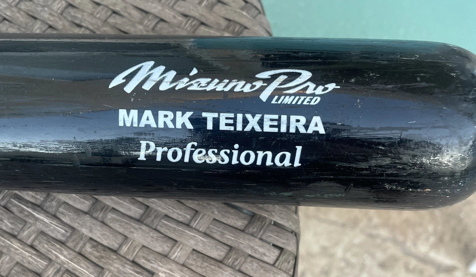 MARK TEIXEIRA Mizuno Pro GAME Used WOOD BAT NEW YORK YANKEES 2009-2016
