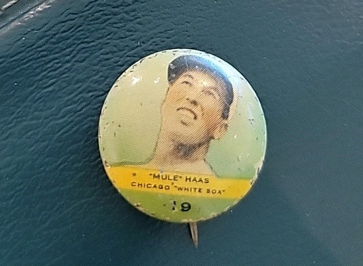 1932 Orbit Gum Baseball PR2 Button Pin Mule Haas #49 Chicago White Sox VG