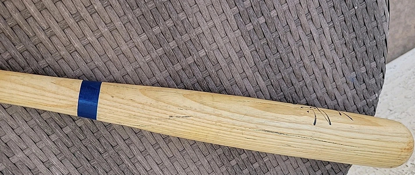Kazuhisa Ishii Game Used Autographed Bat 2002-2004 Los Angeles Dodgers  COA JSA