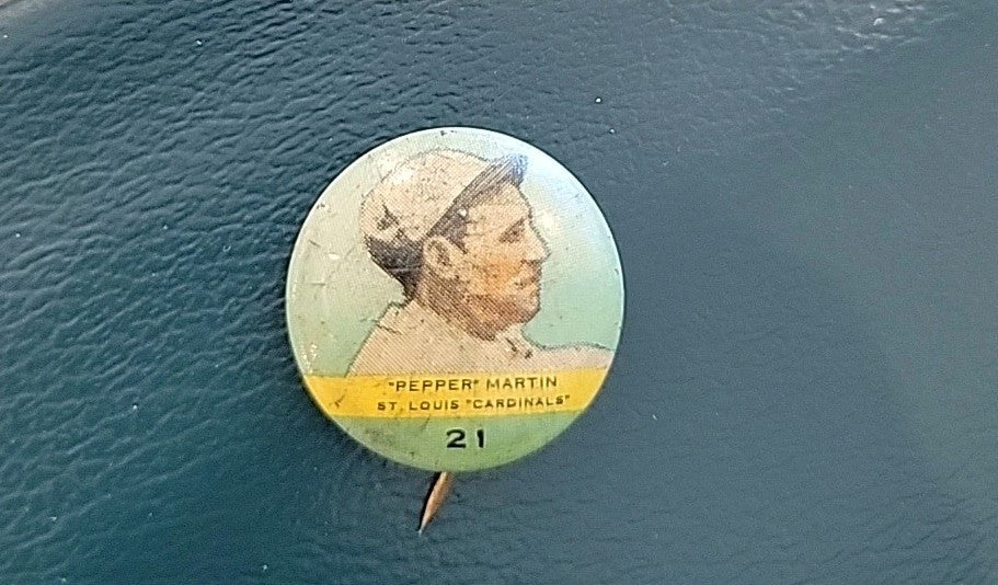 1932 Orbit Gum Baseball PR2 Button Pin Pepper MARTIN  St Louis Cardinals #21 VG