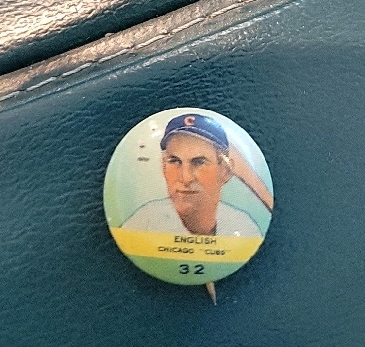 1932 Orbit Gum Baseball PR2 Button Pin Woody English #32 Chicago Cubs Ex/Mt